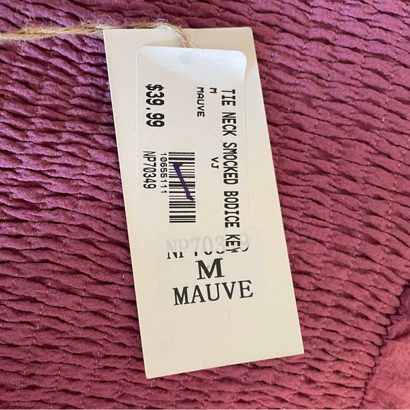 Very J New in Mauve Keyhole Smock Romper Jumpsuit. NWT. Size M - Picture 6 of 11